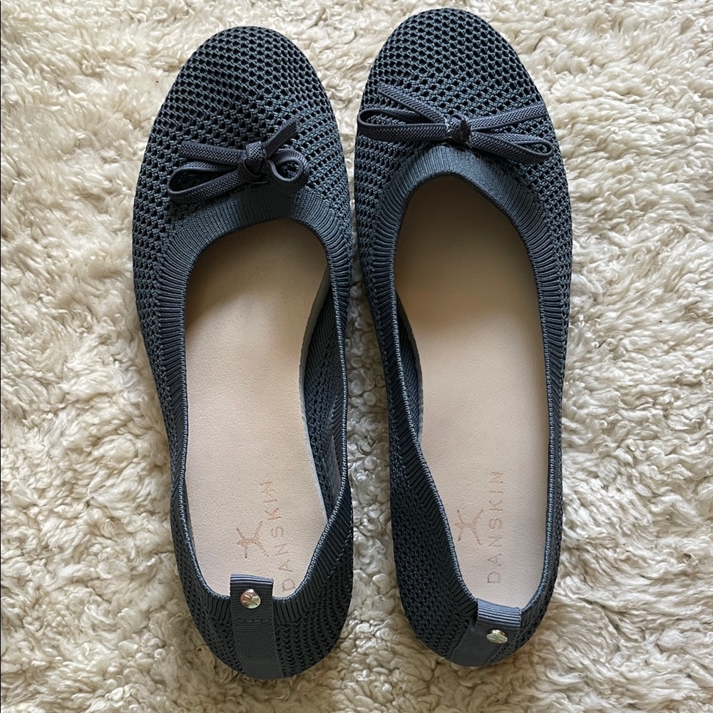 Danskin Women's Blue Knit Bow Ballet Flats.Size 10.Worn once.